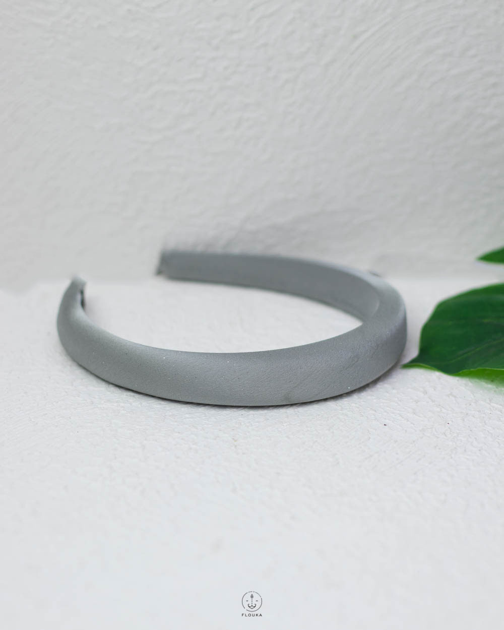 1753649910_t0070-1.jpg gray coller