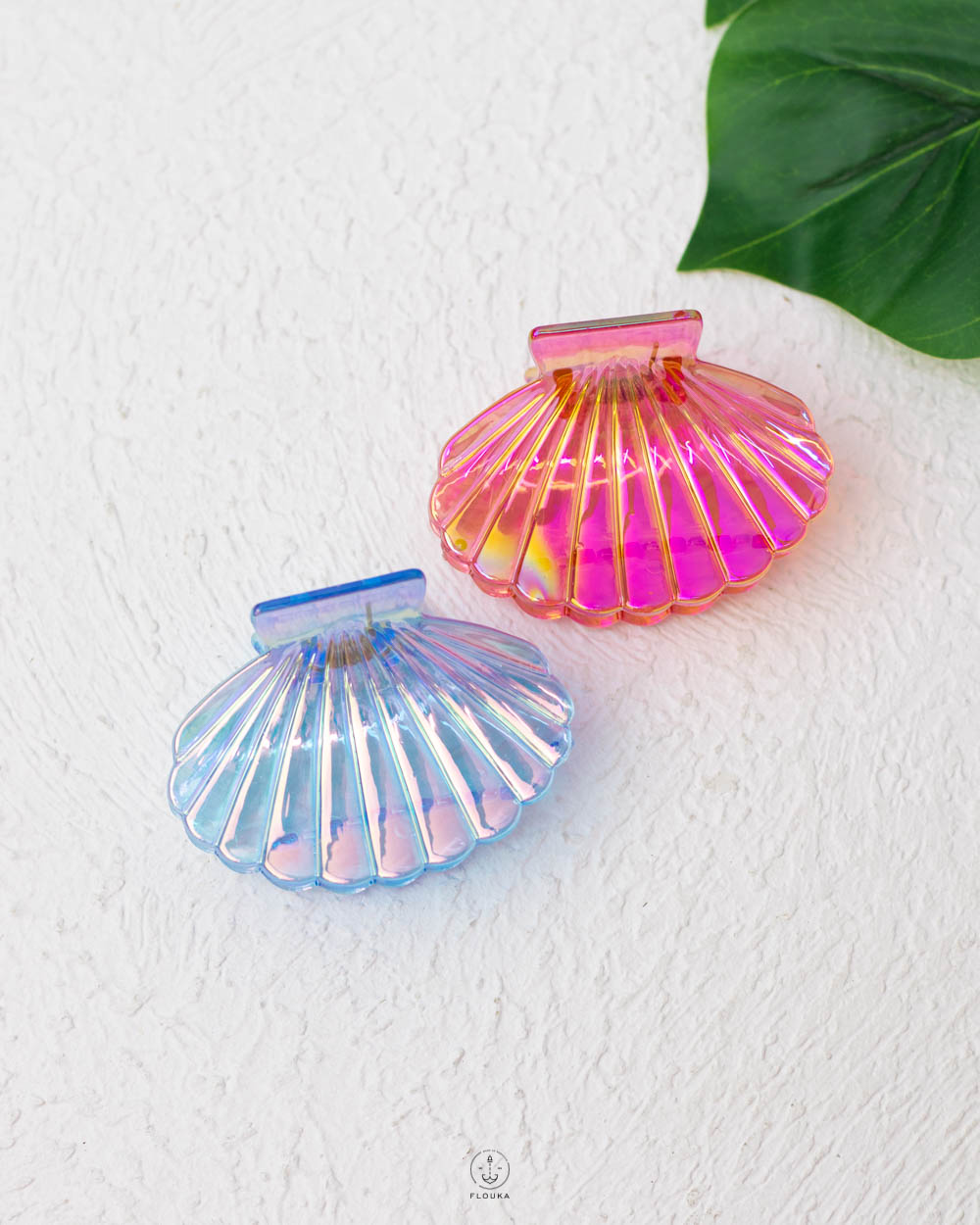 1753651546_t0074-1.jpg mix pink & blue claw clips