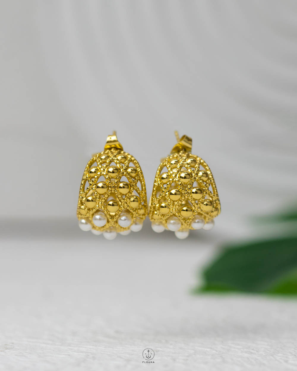 1753685795_e0643.jpg white beads gold earring