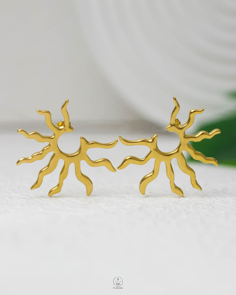 1753902839_E0697.jpg gold sunbeam earring