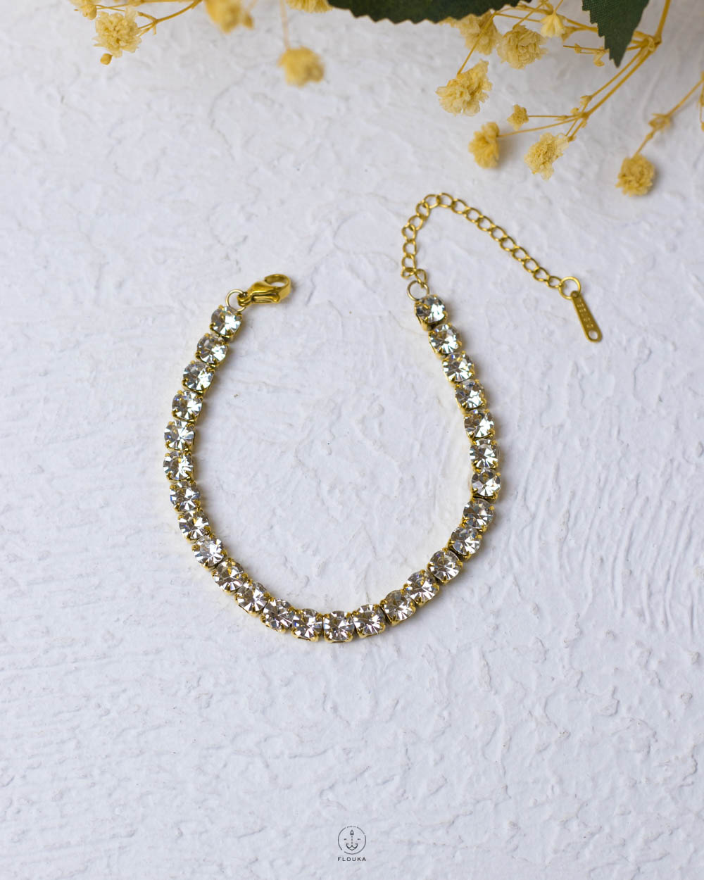 1755726526_b0962-1.jpg white tinnes gold bracelet