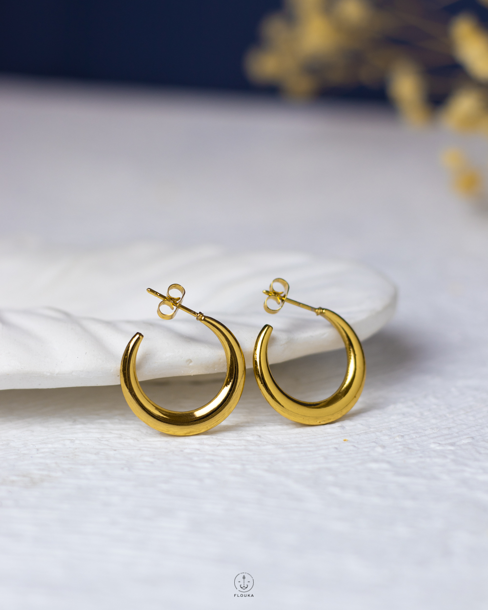 1756770297_e0735.jpg gold crescent earring