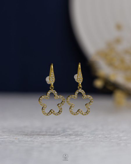 gold struas flower earring