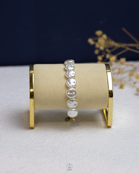 white Pearl beads bracelet