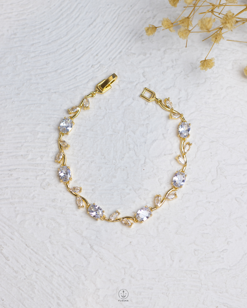 1757681329_B1009.jpg white Tulip gold bracelet