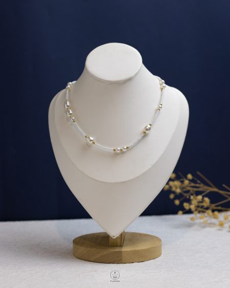 white Pearl beads necklace