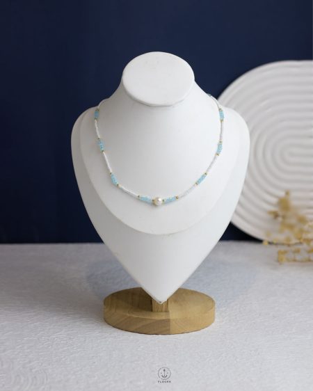 white Pearl beads necklace