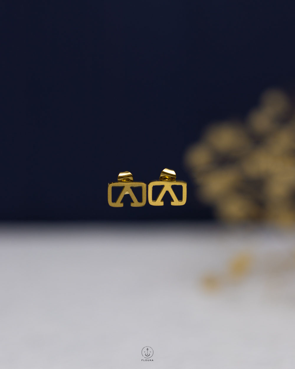 1757976863_e0744.jpg gold valentino earring