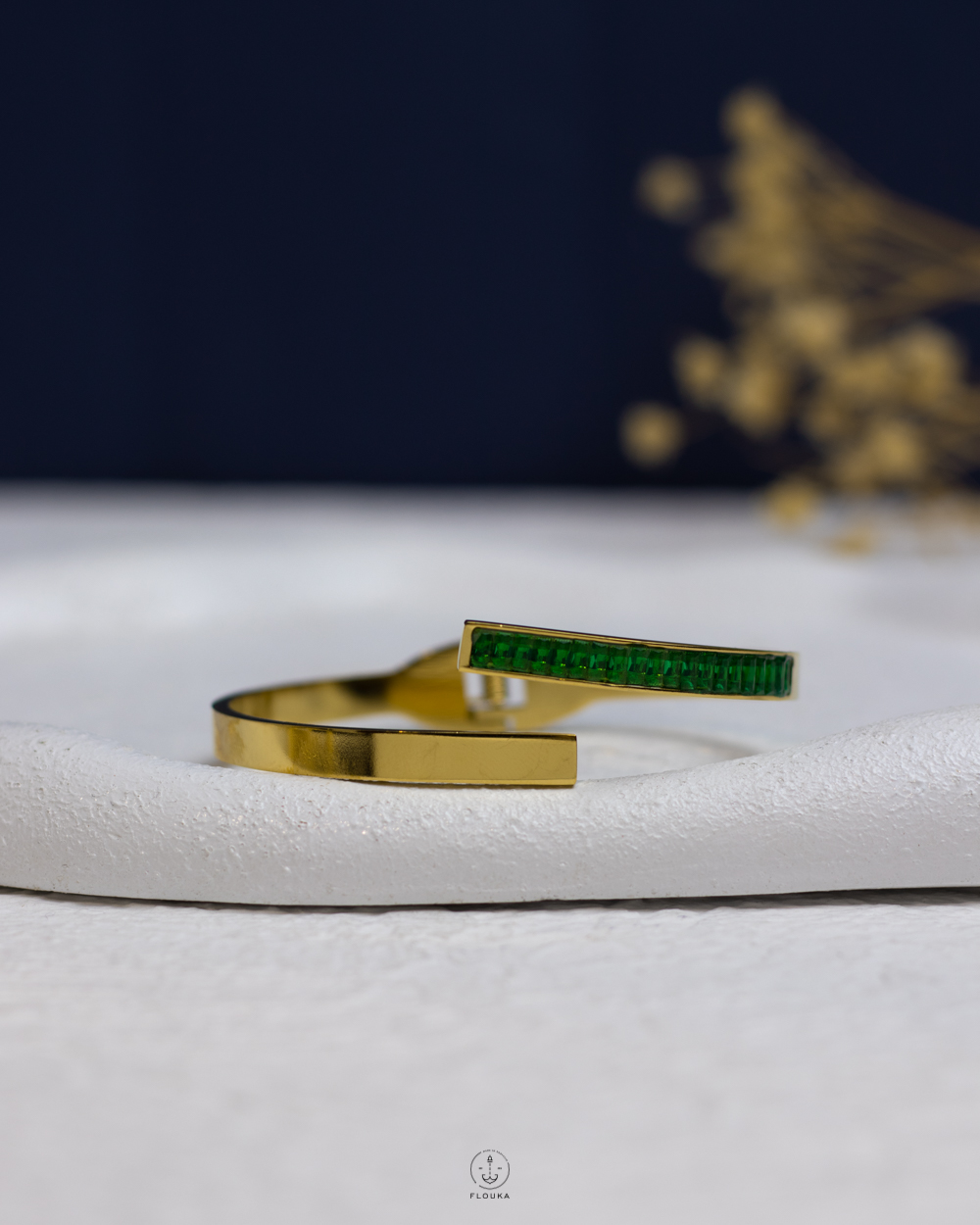 1758064292_o0807.jpg green crystal gold flexible bracelet