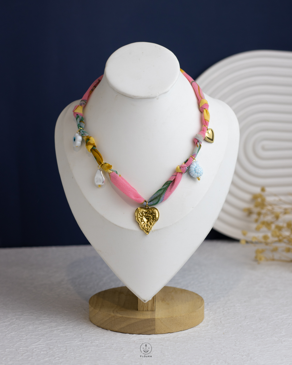 1758648743_n1954.jpg pink fabric gold heart necklace