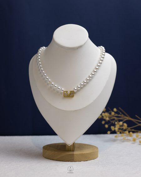 white Pearl beads gold valentino necklace