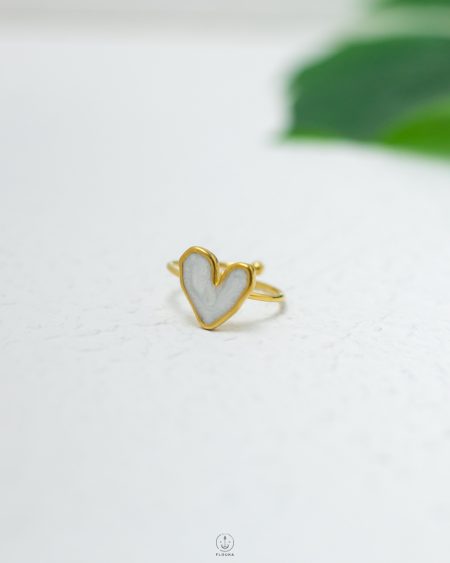 white heart free size ring
