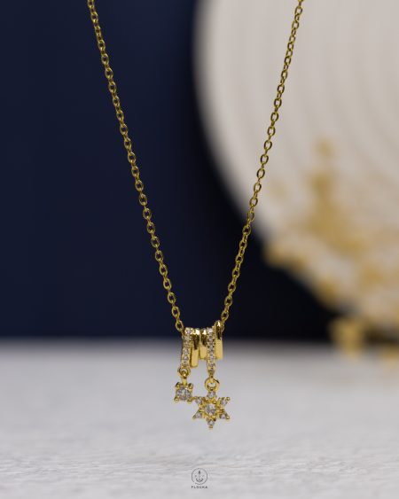 white struas flower gold necklace