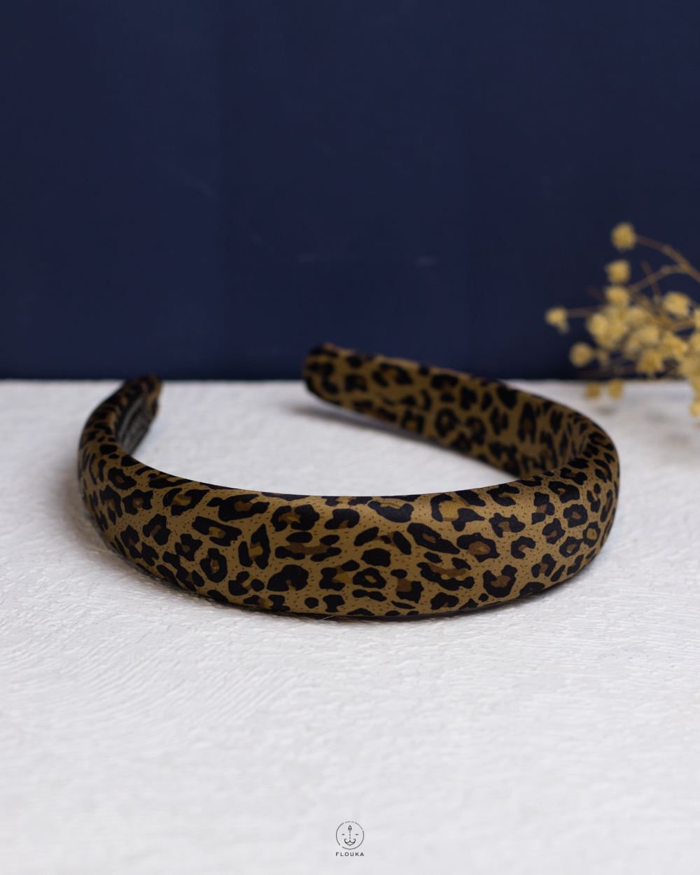 1759531711_t0178.jpg dark tiger collar