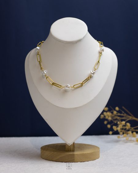 white Pearl beads gold rope necklace