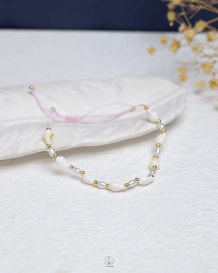 free size tiny white peral beads & seashell bracelet