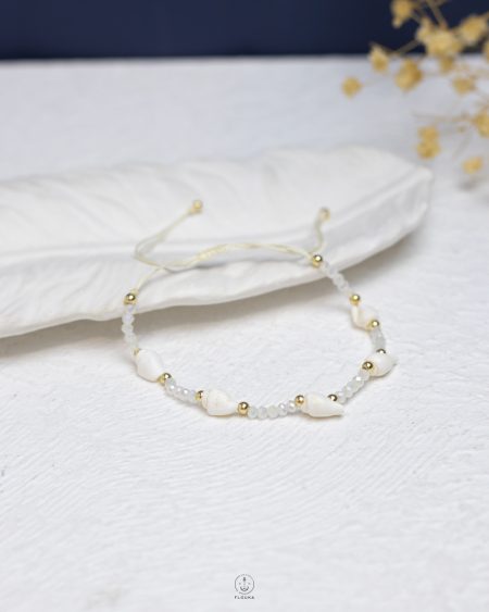 free size tiny white beads & seashell bracelet