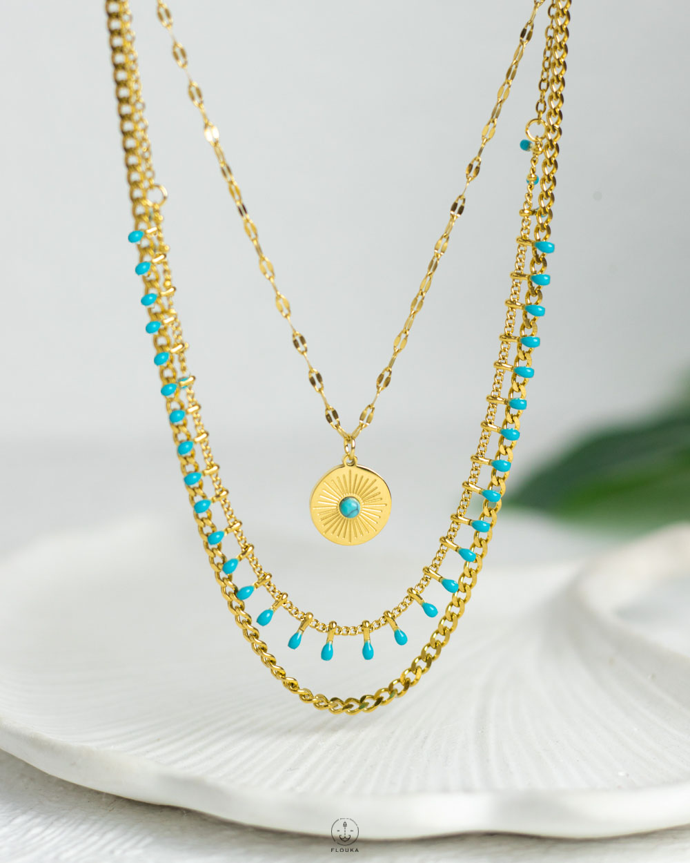 1760657972_n1989.jpg three layer turquoise beads necklace