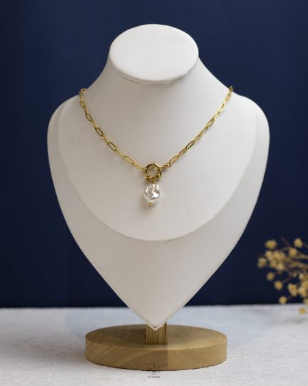 white Pearl beads gold rope necklace