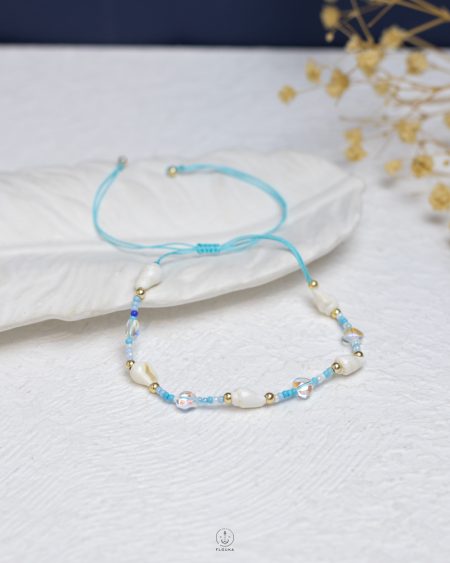 blue free size tiny heart beads & seashell bracelet