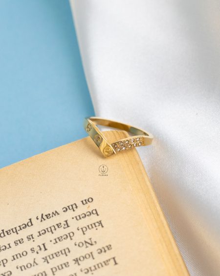 gold cartier arrow ring
