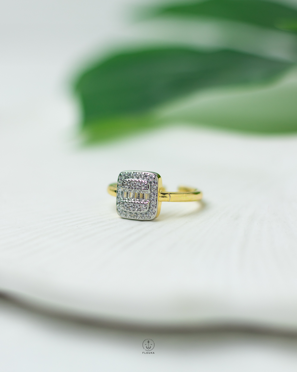 1761757869_r1115.jpg free size silver struas gold ring