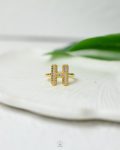 gold struas H ring