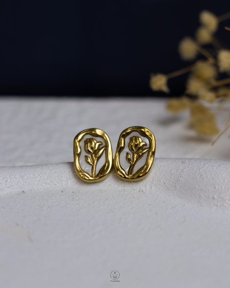 white rasin flower earrings