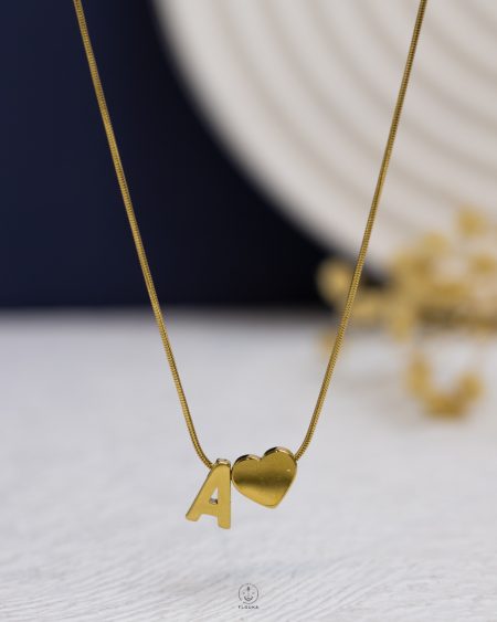 gold litter A heart necklace