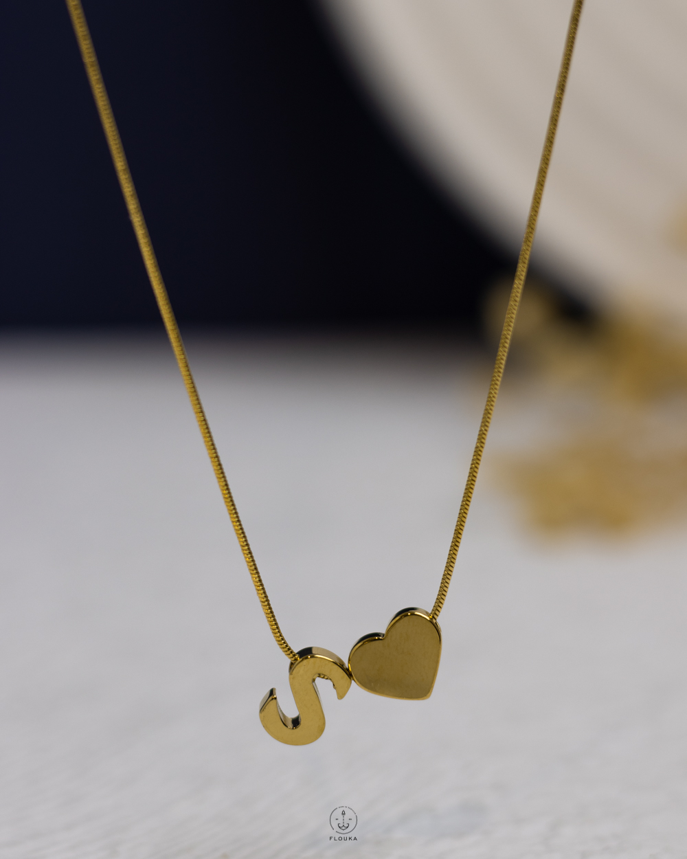 1763144231_n2040.jpg gold litter S heart necklace