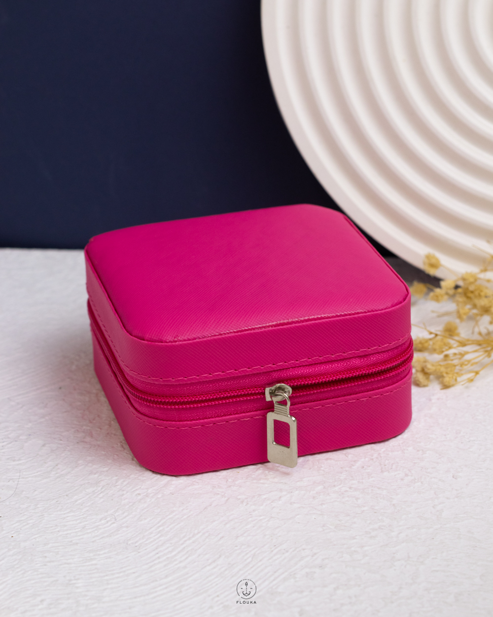 1763146405_x0144.jpg fuchsia accessories box