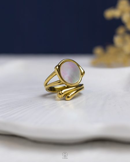 white rasin circle gold free size ring