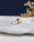white & gold flower gold ring