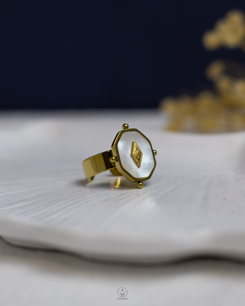 1763652741_r1009.jpg white rasin gold free size space star ring