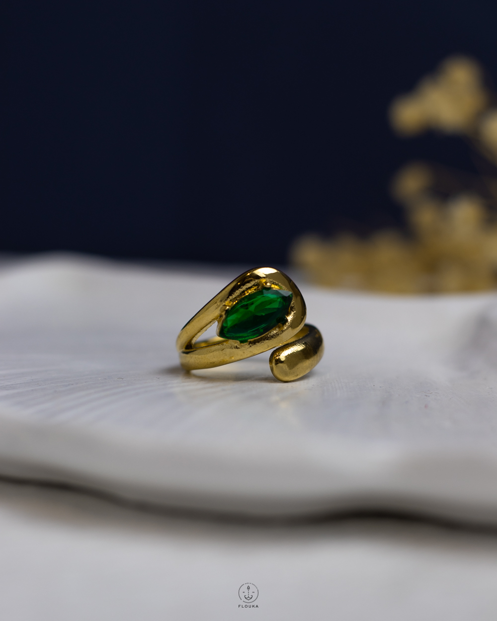 1763653565_r1003.jpg green struas gold free size ring