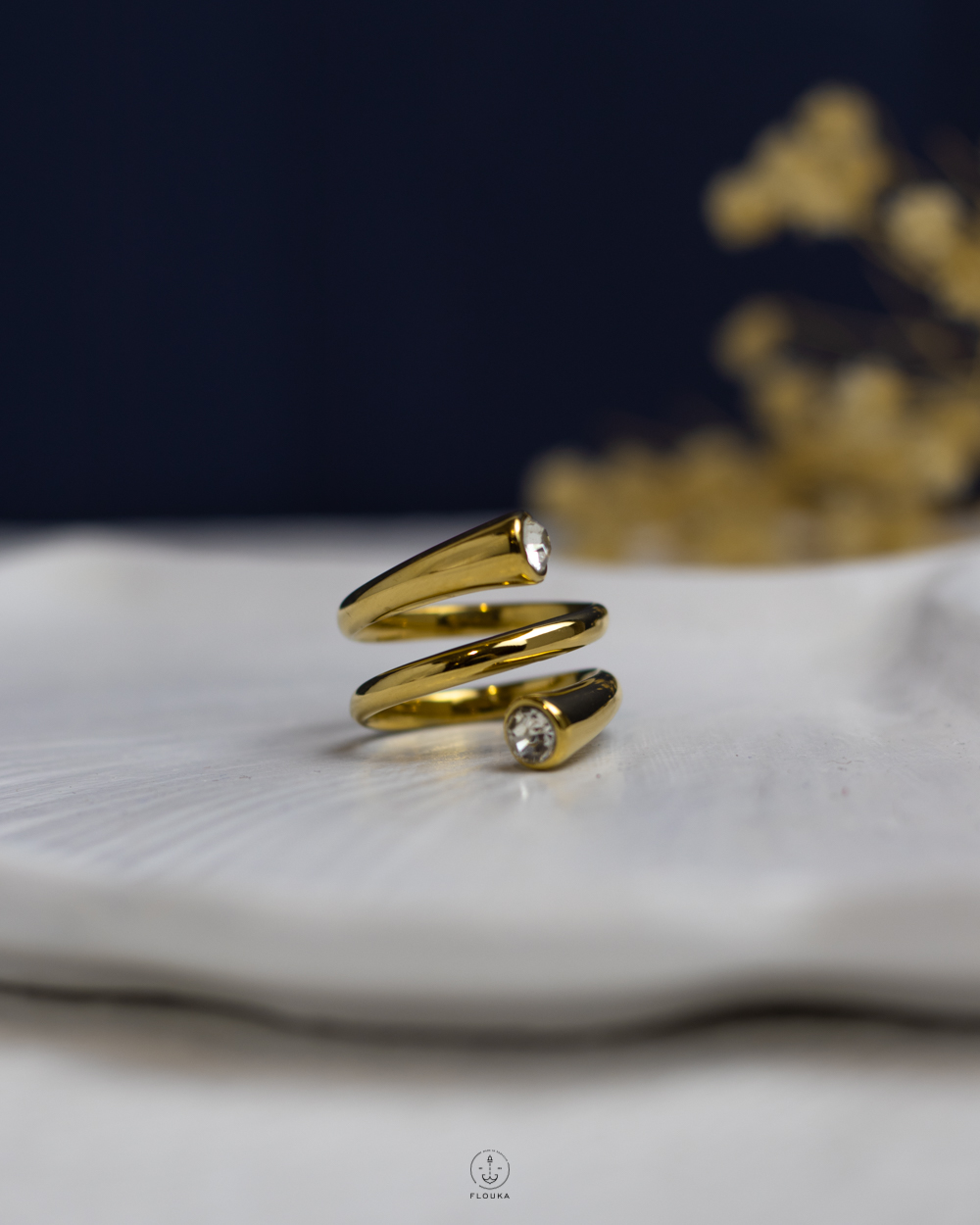 1763654767_r1090.jpg double white struas gold ring