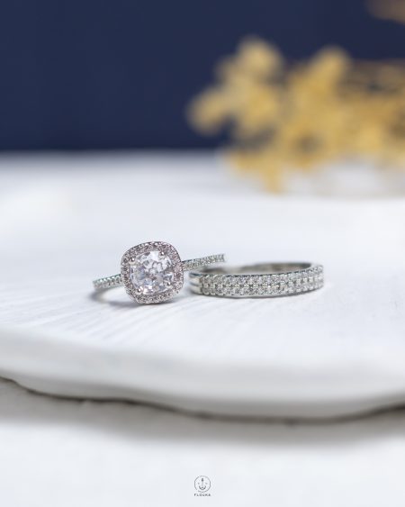 silver struas & crystal ring