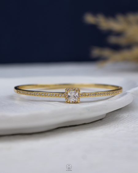 white straus crystal gold bracelet