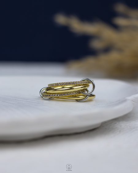 four struas gold ring